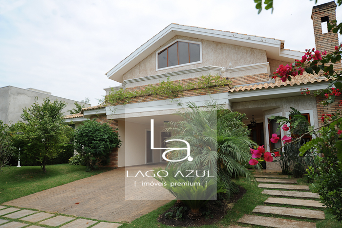 Linda casa renovada! Arquitetura e decoração mesclando o moderno com o rústico! Linda casa renovada! Arquitetura e decoração mesclando o moderno com o rústico!