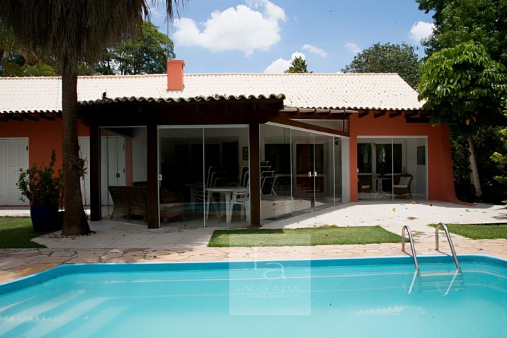 Simpática casa estilo fazenda Simpática casa estilo fazenda