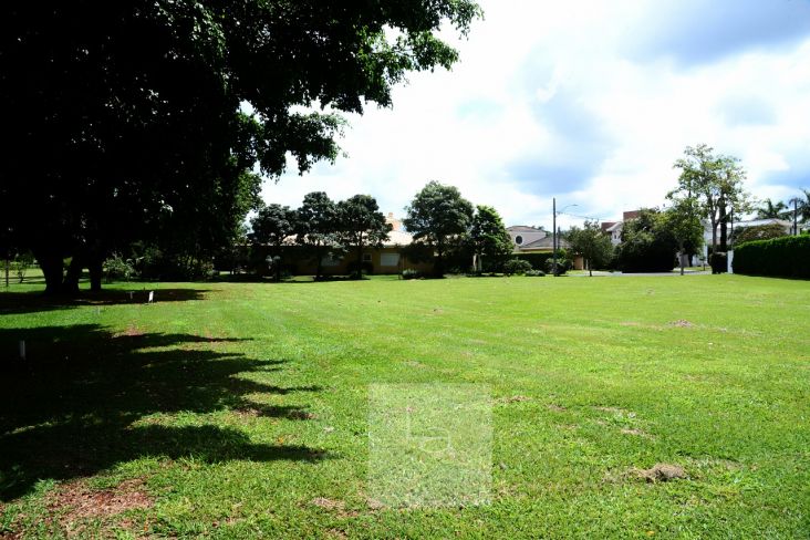Lindo lote em rua sem saída e voltado para lindo campo de golfe Raia 6 Lindo lote em rua sem saída e voltado para lindo campo de golfe Raia 6