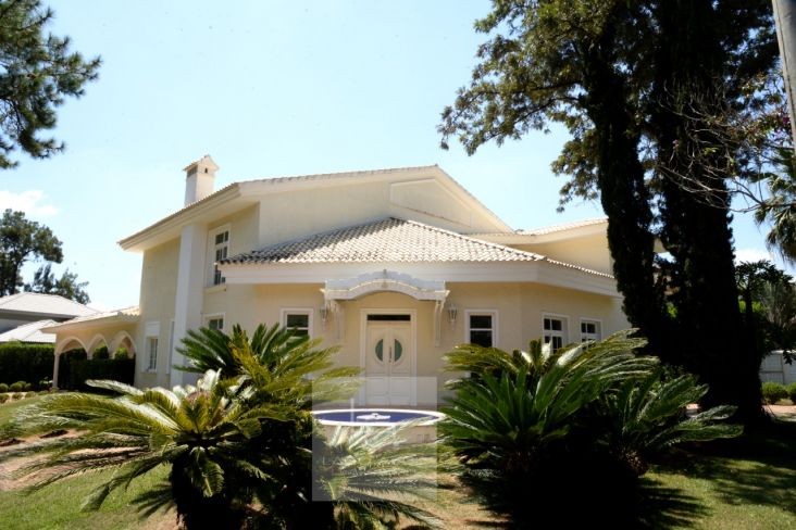Vila italiana cercada de verde! Vila italiana cercada de verde!