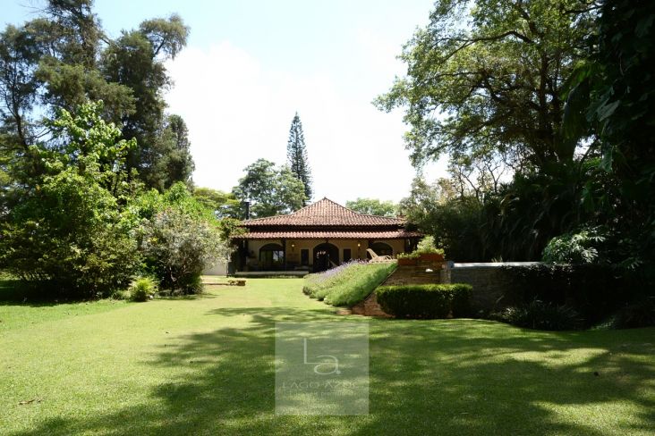 Casa com maravilhosa vista para o Lago Azul, o maior Lago do Condomínio Casa com maravilhosa vista para o Lago Azul, o maior Lago do Condomínio