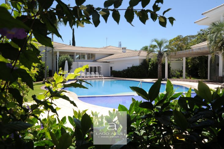 Luxuosa Mansão com 8 suítes com vista para campo de golfe Luxuosa Mansão com 8 suítes com vista para campo de golfe