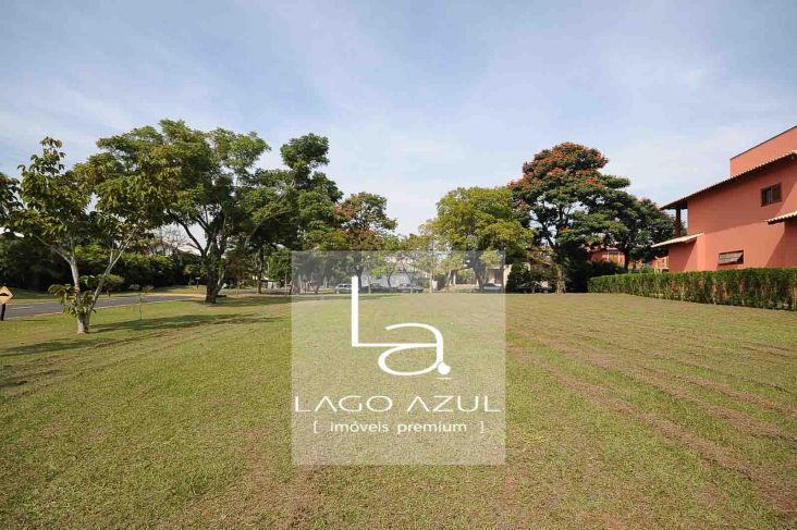 Lindo terreno plano numa bela esquina! Lindo terreno plano numa bela esquina!