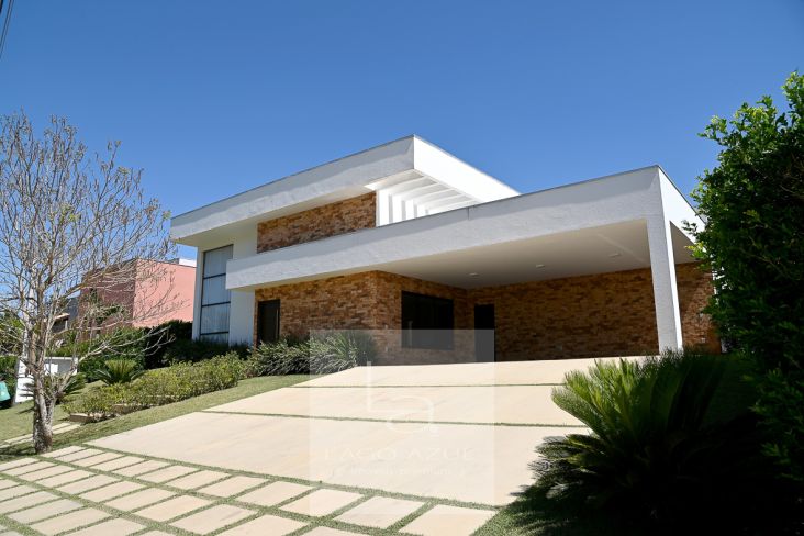 Bela, nova e funcional casa térrea!  