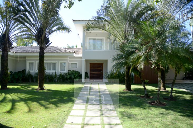 Charmosa residência térrea