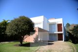 Casa com vista espetacular para o campo de golfe, voltada para as raias 6 e 7.